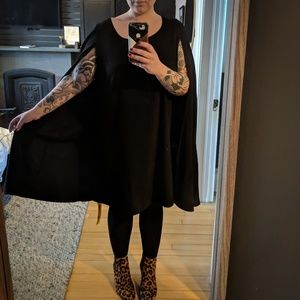 Black Lavish Alice Cape Dress - US 16/18
